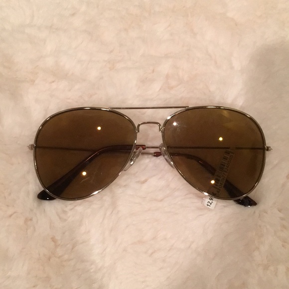 Ann Taylor aviator sunglasses - Picture 3 of 3